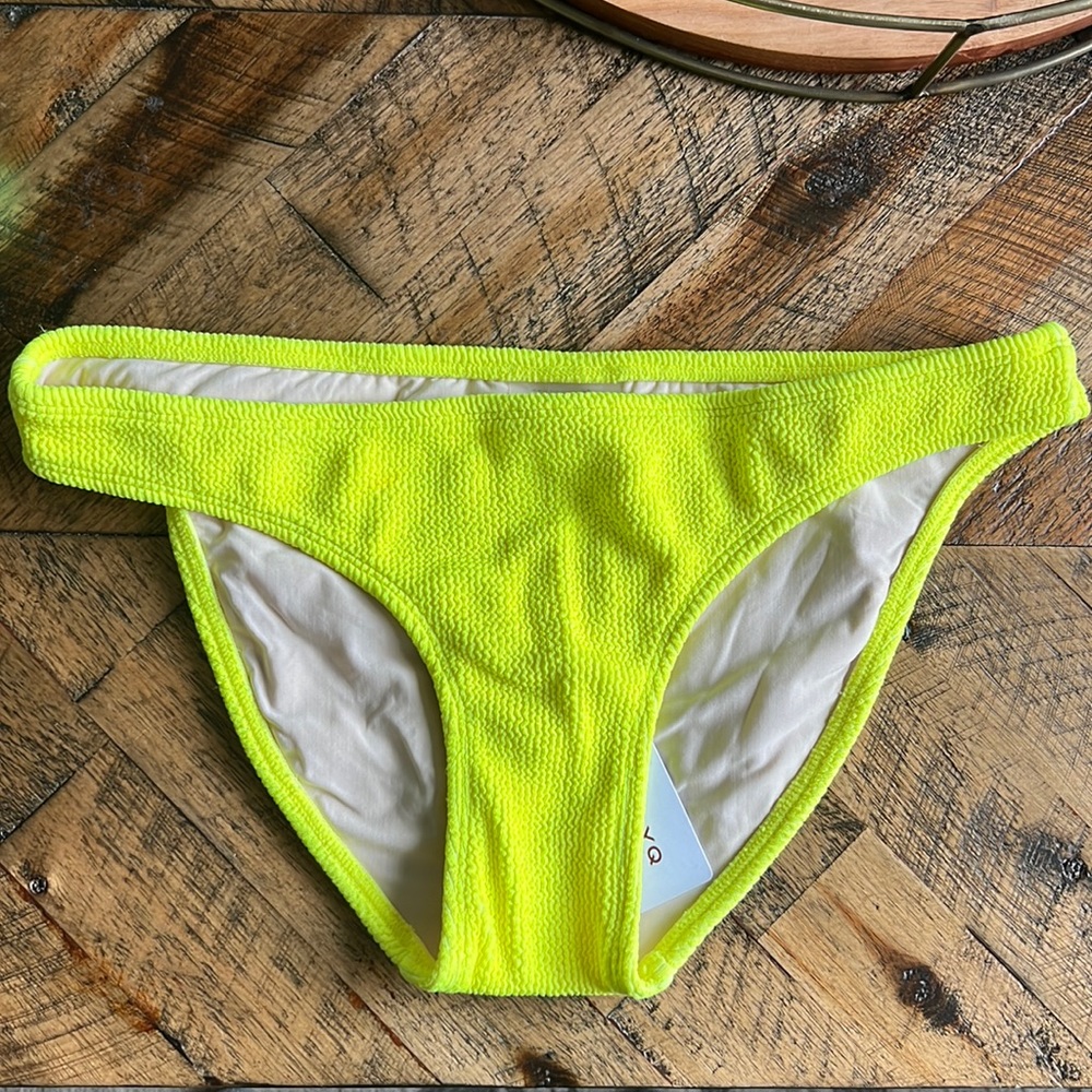 Brand new pqswim pineapple reef bathing suit bottom. NWT. Full coverage.